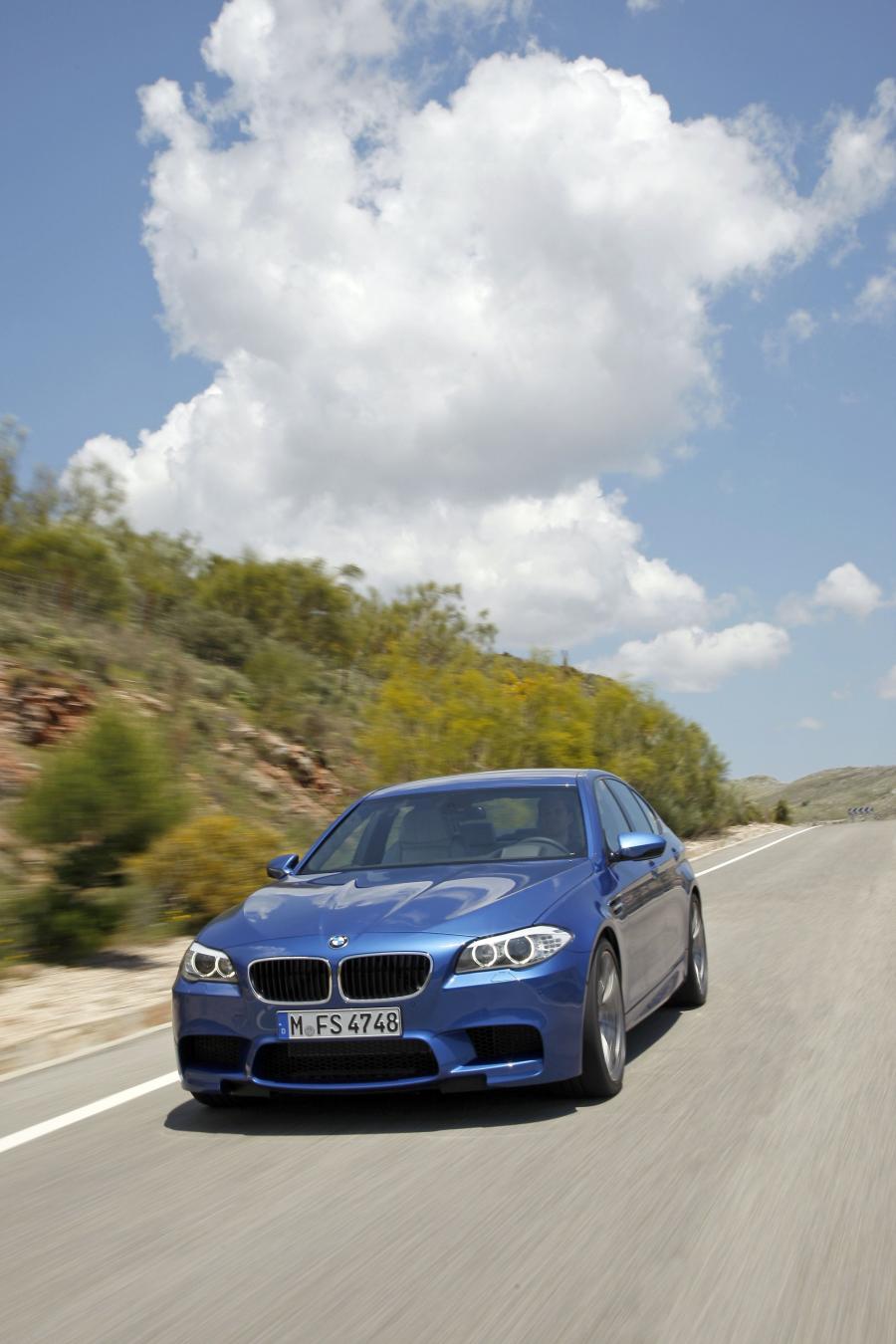  BMW M5 2011 года  (фото 258 из 344)